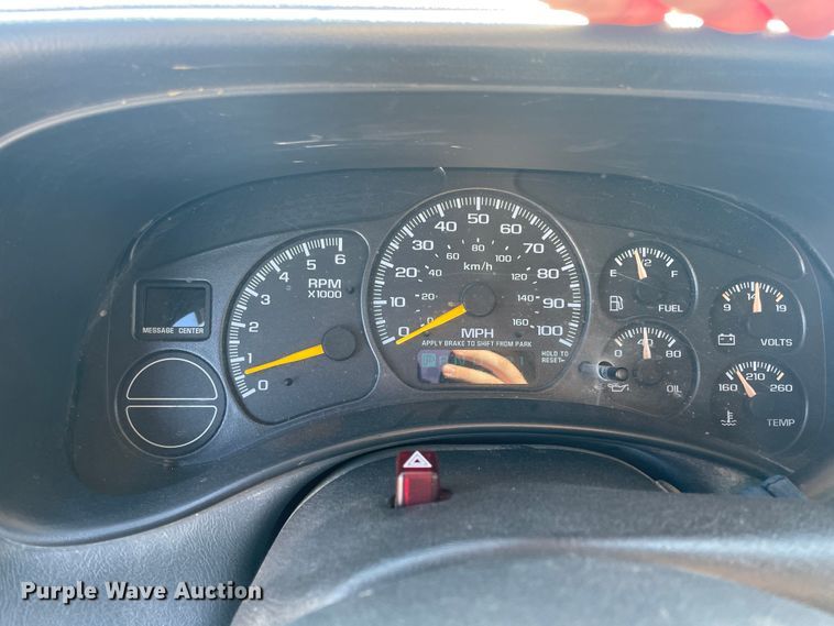 image for item IX9560 2000 GMC Yukon XL 2500  SUV