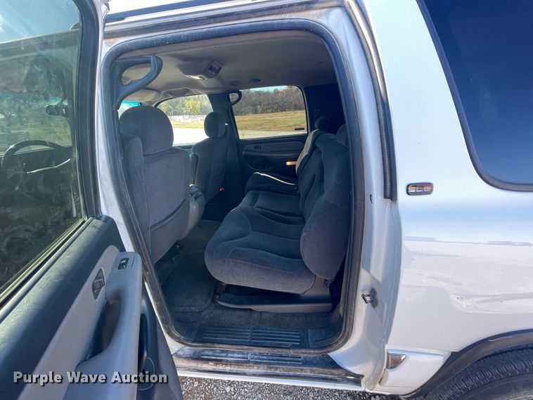 image for item IX9560 2000 GMC Yukon XL 2500  SUV