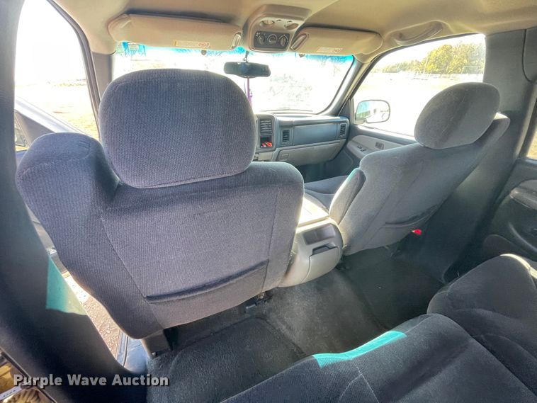 image for item IX9560 2000 GMC Yukon XL 2500  SUV