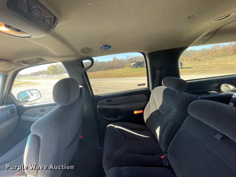 image for item IX9560 2000 GMC Yukon XL 2500  SUV