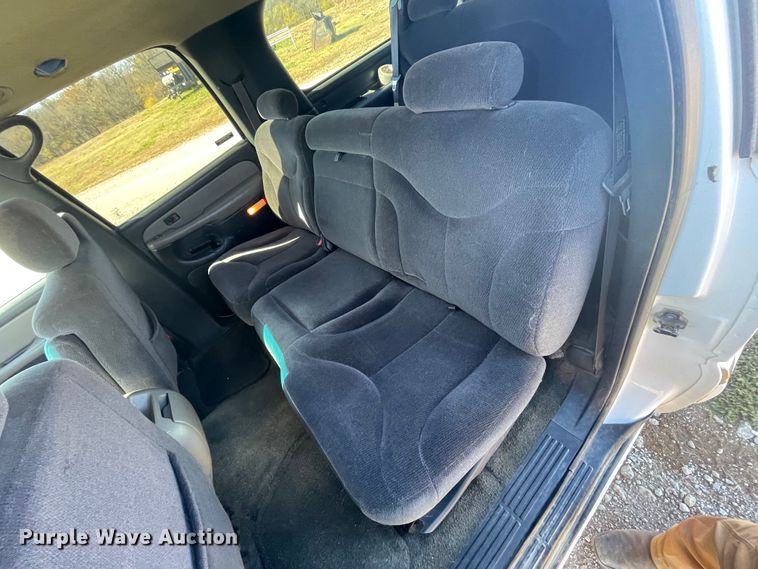 image for item IX9560 2000 GMC Yukon XL 2500  SUV