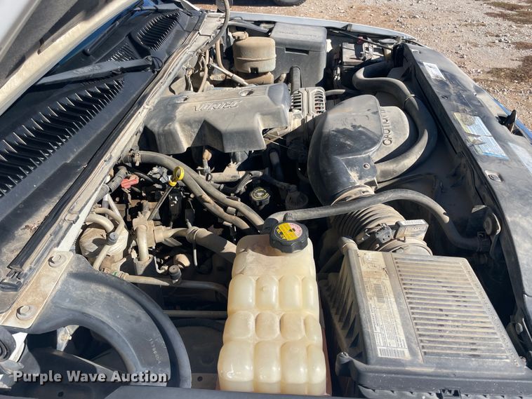 image for item IX9560 2000 GMC Yukon XL 2500  SUV