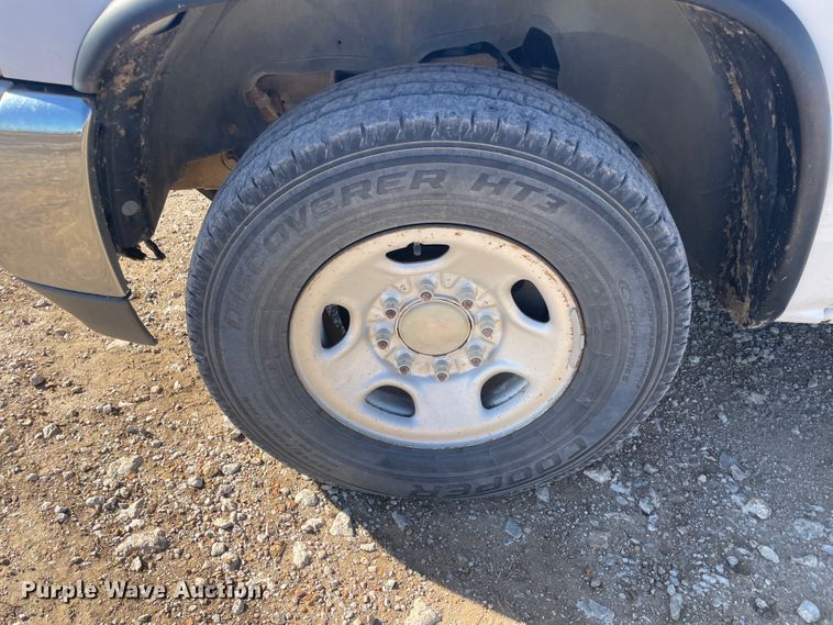 image for item IX9560 2000 GMC Yukon XL 2500  SUV