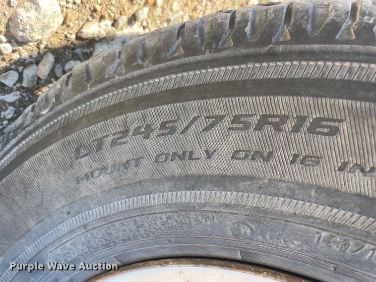 image for item IX9560 2000 GMC Yukon XL 2500  SUV