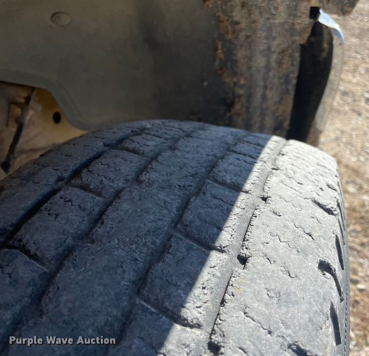 image for item IX9560 2000 GMC Yukon XL 2500  SUV