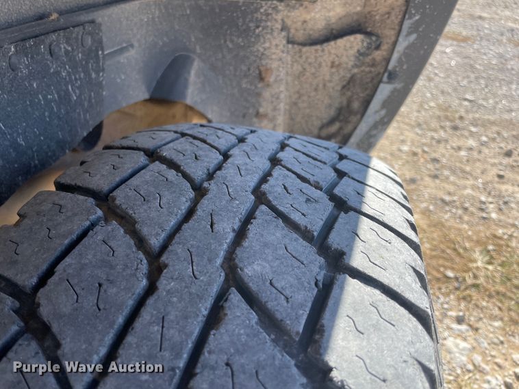 image for item IX9560 2000 GMC Yukon XL 2500  SUV