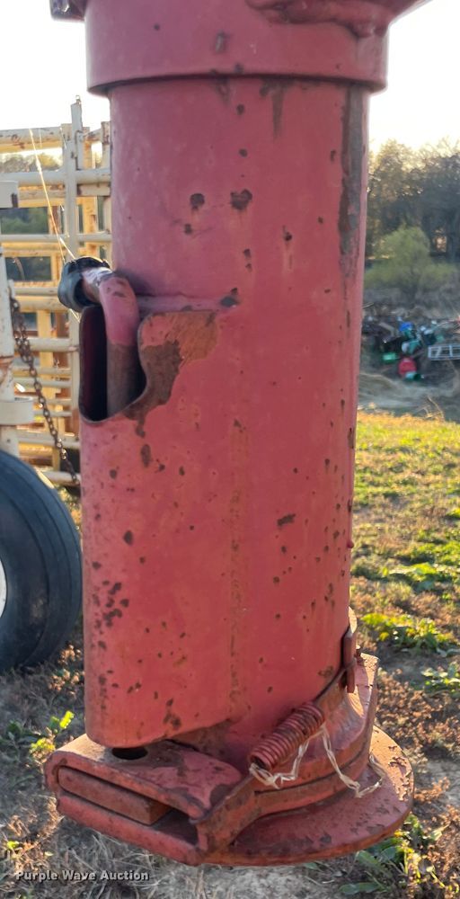 image for item IX9563 1995 Gooseneck A6A1  livestock trailer