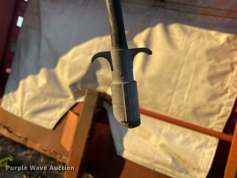 image for item IX9563 1995 Gooseneck A6A1  livestock trailer