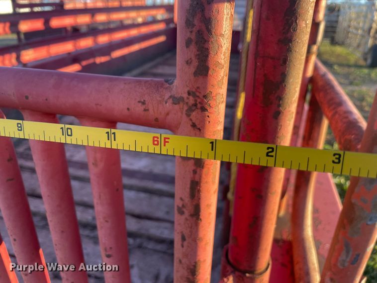 image for item IX9563 1995 Gooseneck A6A1  livestock trailer