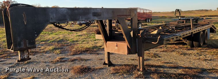 image for item IX9564 1982 Triangle K  equipment trailer