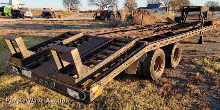 image for item IX9564 1982 Triangle K  equipment trailer