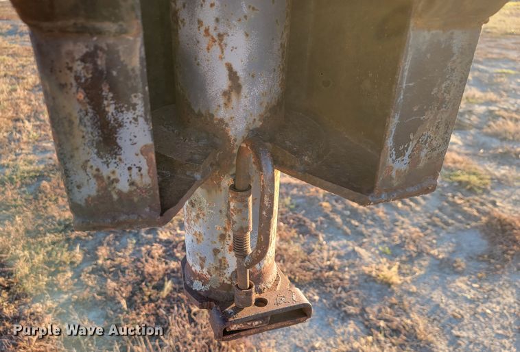 image for item IX9564 1982 Triangle K  equipment trailer