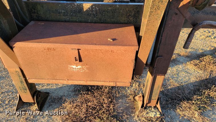 image for item IX9564 1982 Triangle K  equipment trailer