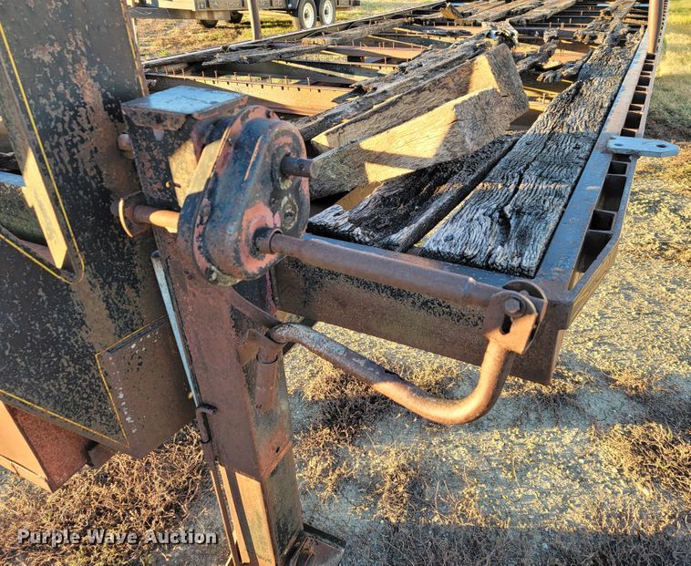 image for item IX9564 1982 Triangle K  equipment trailer