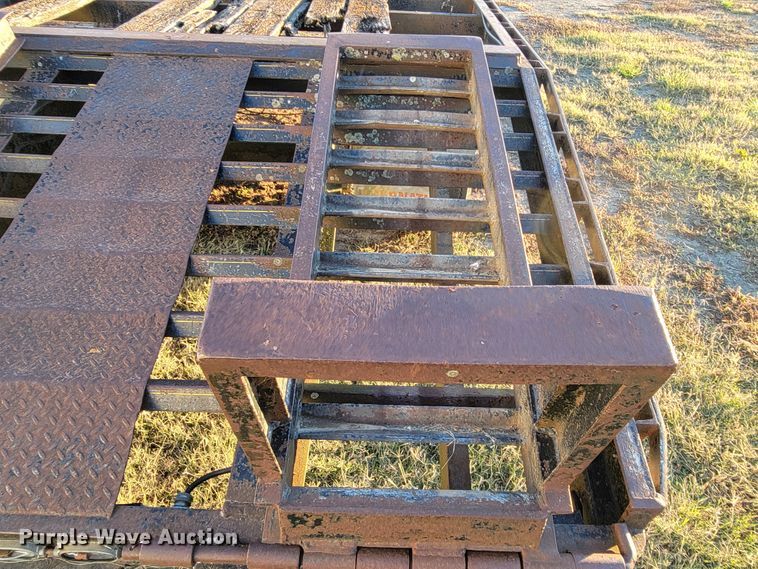 image for item IX9564 1982 Triangle K  equipment trailer