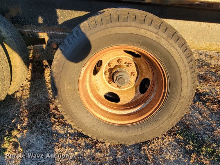 image for item IX9564 1982 Triangle K  equipment trailer