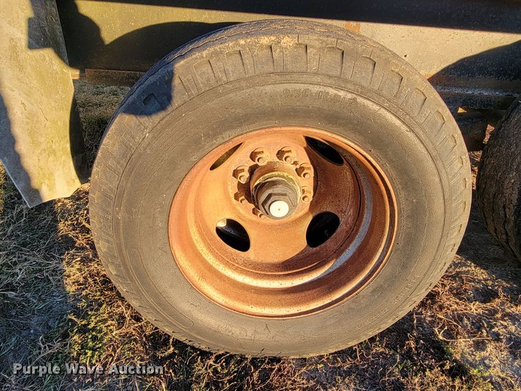 image for item IX9564 1982 Triangle K  equipment trailer