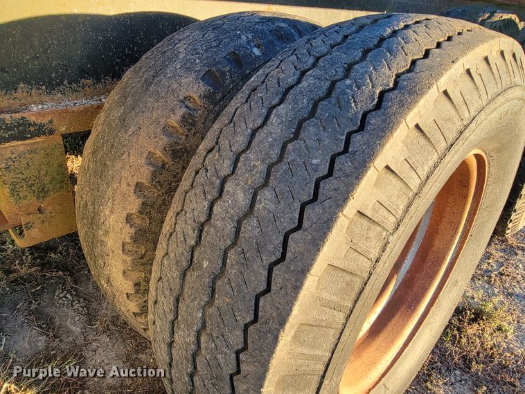 image for item IX9564 1982 Triangle K  equipment trailer