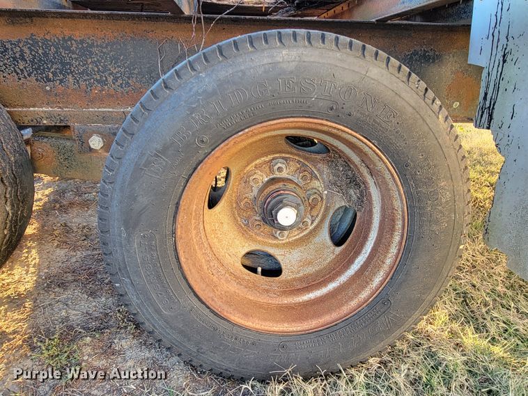 image for item IX9564 1982 Triangle K  equipment trailer