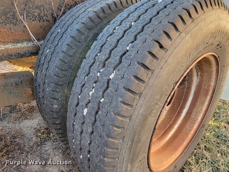 image for item IX9564 1982 Triangle K  equipment trailer