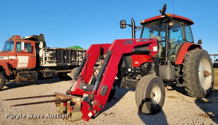 image for item IX9565 2003 Case IH MXM155  tractor