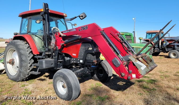 image for item IX9565 2003 Case IH MXM155  tractor