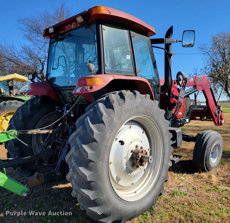 image for item IX9565 2003 Case IH MXM155  tractor