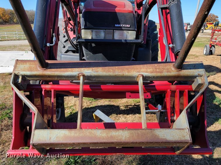 image for item IX9565 2003 Case IH MXM155  tractor