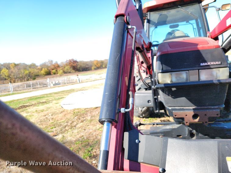 image for item IX9565 2003 Case IH MXM155  tractor