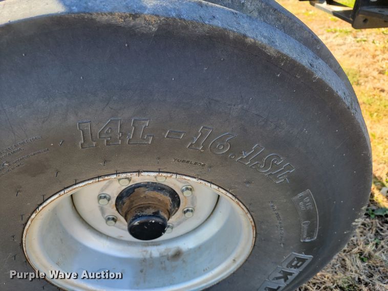 image for item IX9565 2003 Case IH MXM155  tractor