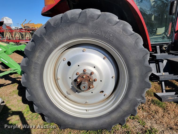 image for item IX9565 2003 Case IH MXM155  tractor