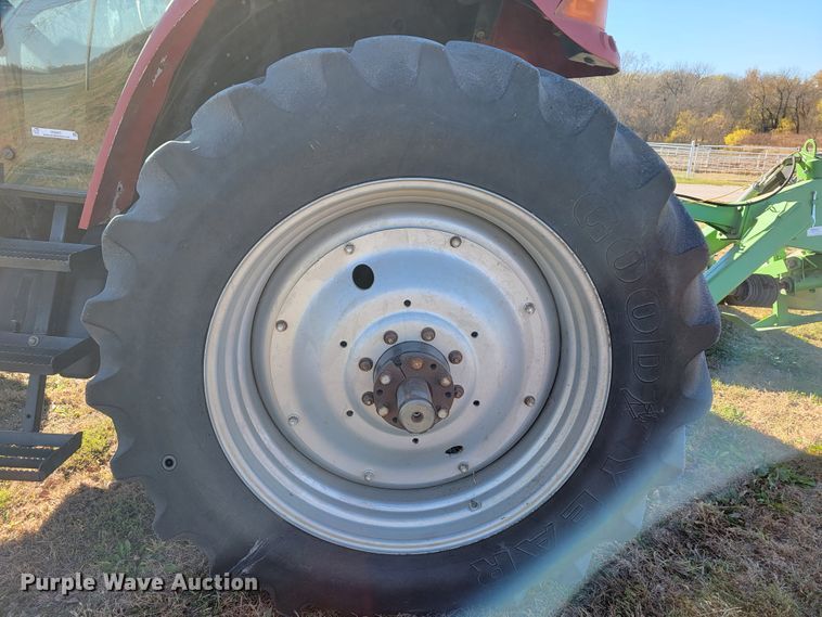 image for item IX9565 2003 Case IH MXM155  tractor