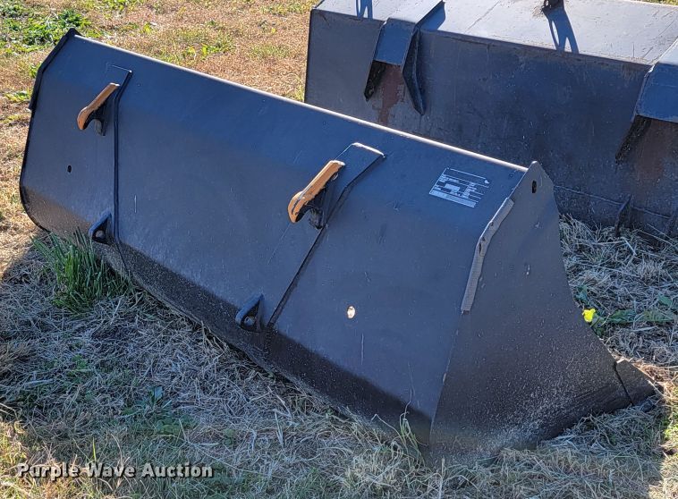 image for item IX9565 2003 Case IH MXM155  tractor