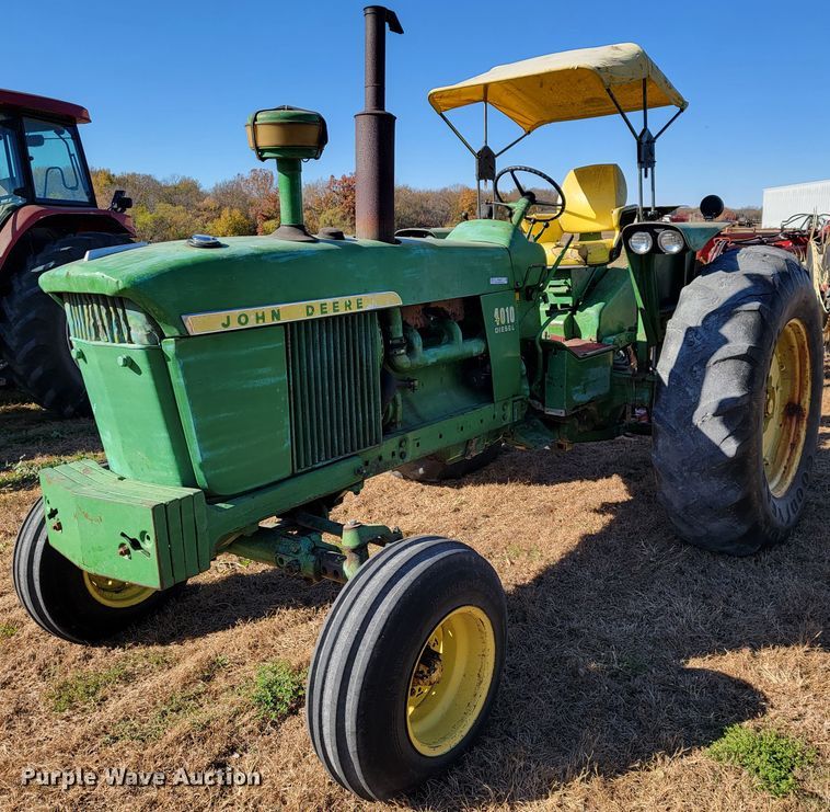 image for item IX9568 John Deere 4010  tractor