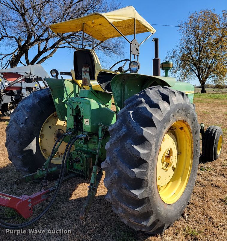 image for item IX9568 John Deere 4010  tractor