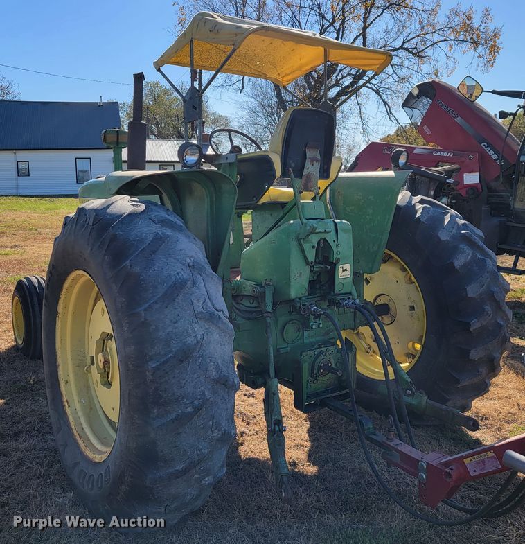 image for item IX9568 John Deere 4010  tractor