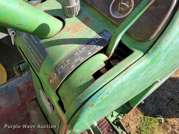 image for item IX9568 John Deere 4010  tractor