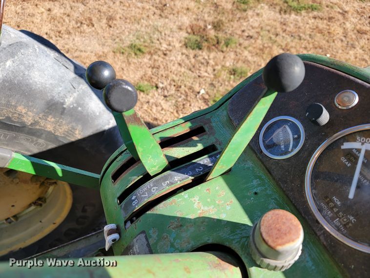 image for item IX9568 John Deere 4010  tractor