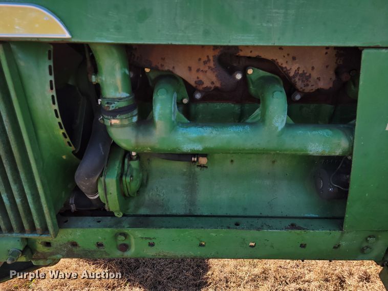 image for item IX9568 John Deere 4010  tractor