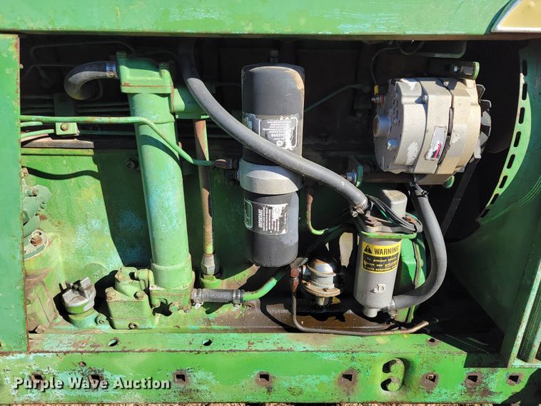 image for item IX9568 John Deere 4010  tractor