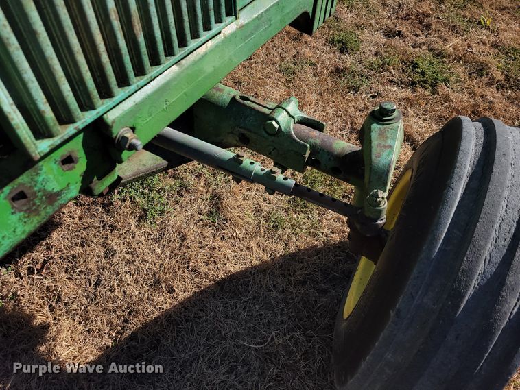 image for item IX9568 John Deere 4010  tractor