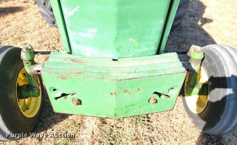 image for item IX9568 John Deere 4010  tractor