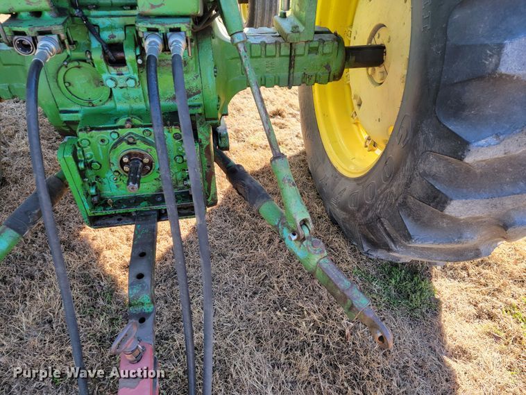 image for item IX9568 John Deere 4010  tractor