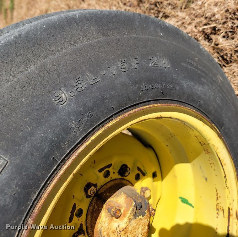 image for item IX9568 John Deere 4010  tractor