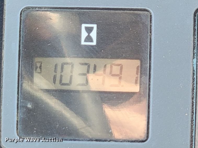 image for item IX9570 1998 Case IH MX120  tractor