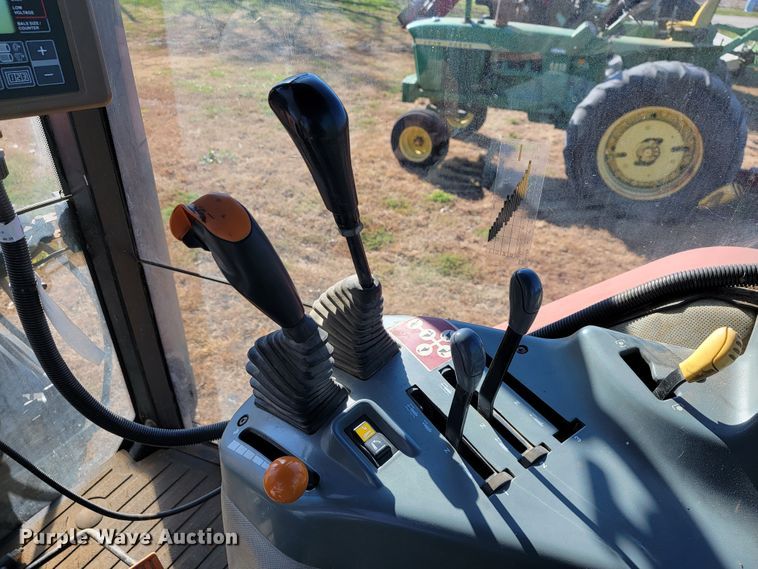 image for item IX9570 1998 Case IH MX120  tractor