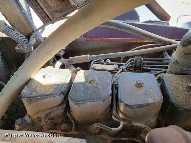 image for item IX9570 1998 Case IH MX120  tractor