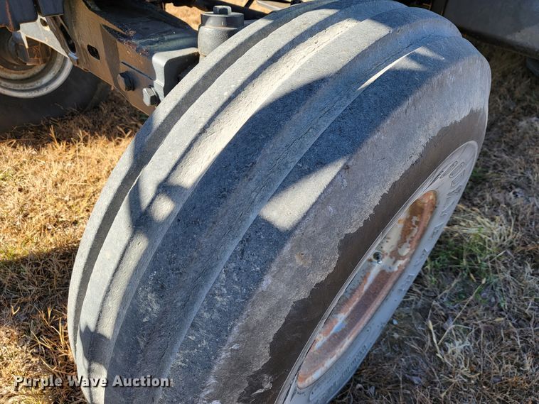 image for item IX9570 1998 Case IH MX120  tractor