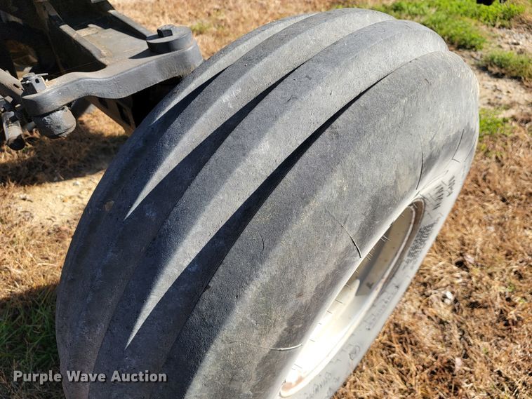 image for item IX9570 1998 Case IH MX120  tractor