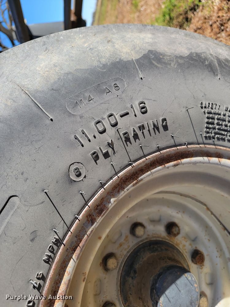 image for item IX9570 1998 Case IH MX120  tractor